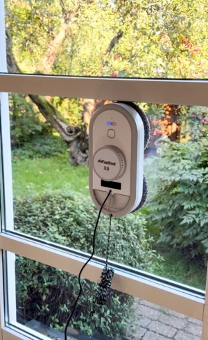 robotvinduespudser